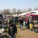 motormarkt-kraampjes-buiten